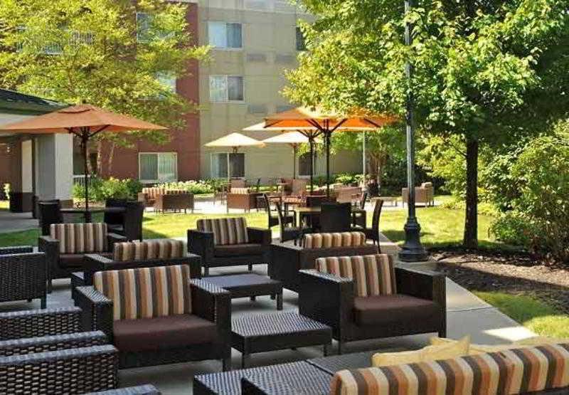 Hotel Courtyard Edison Woodbridge Exterior foto